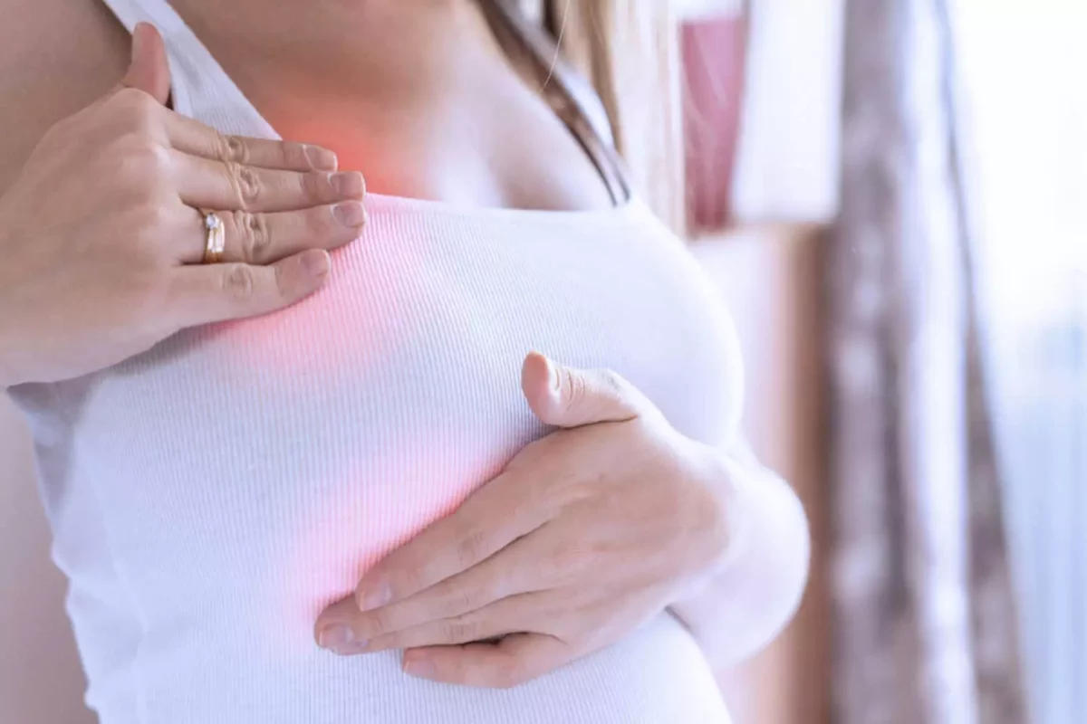 Πρώιμα συμπτώματα εγκυμοσύνης – Πόνος & ευαισθησία μαστών